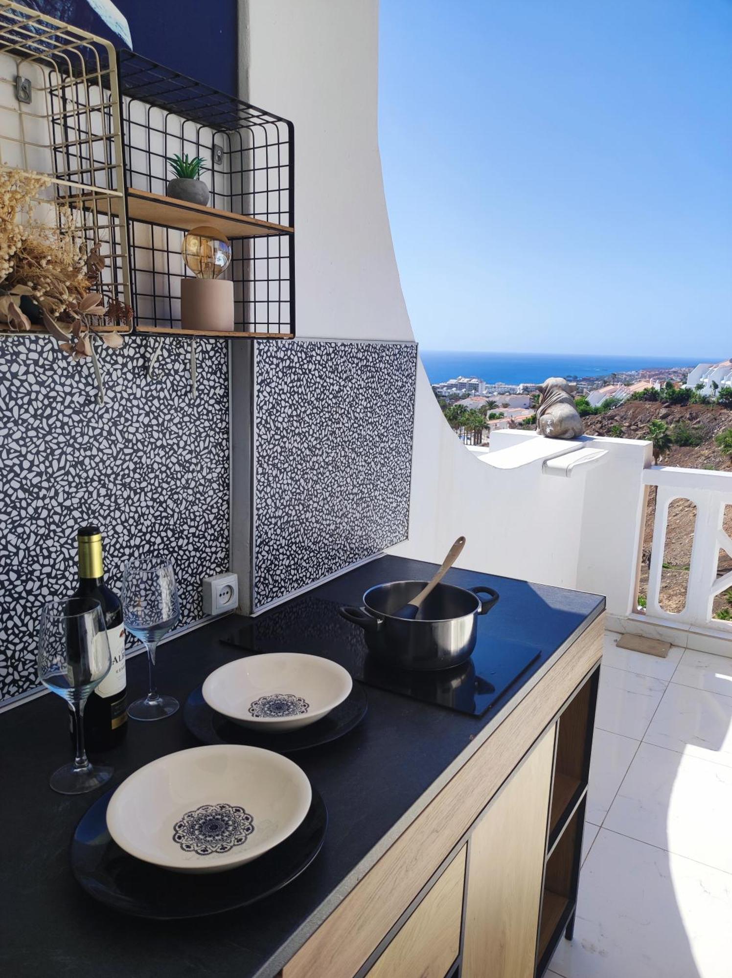 Sunshine Escape With Ocean View Apartman Costa Adeje  Kültér fotó